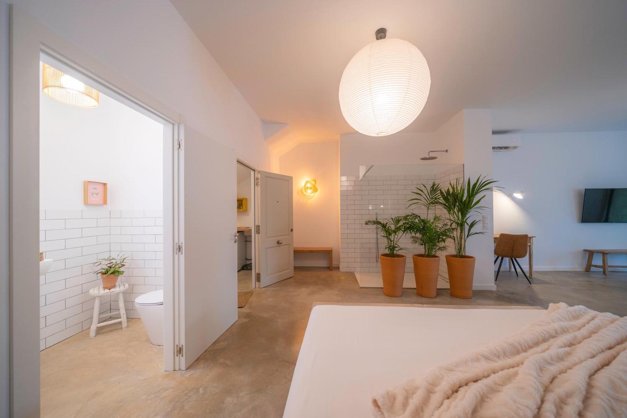 Loft Con Piscina Climatizada De Agua Salada Y Parking En El Centro De Figueres Lägenhet Figueres  Rum bild