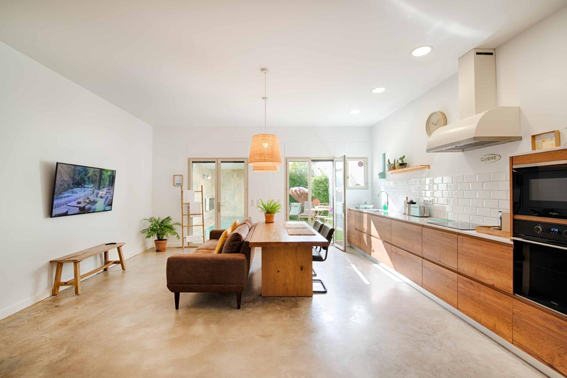 Loft Con Piscina Climatizada De Agua Salada Y Parking En El Centro De Figueres Lägenhet Figueres  Exteriör bild